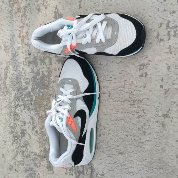 Nike Air Max Correlate Sneakers - Picture 2 of 11